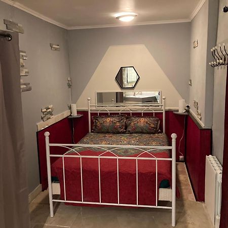 Tres Bel Appartement Cosy Et Chaleureux A นีมส์ ภายนอก รูปภาพ