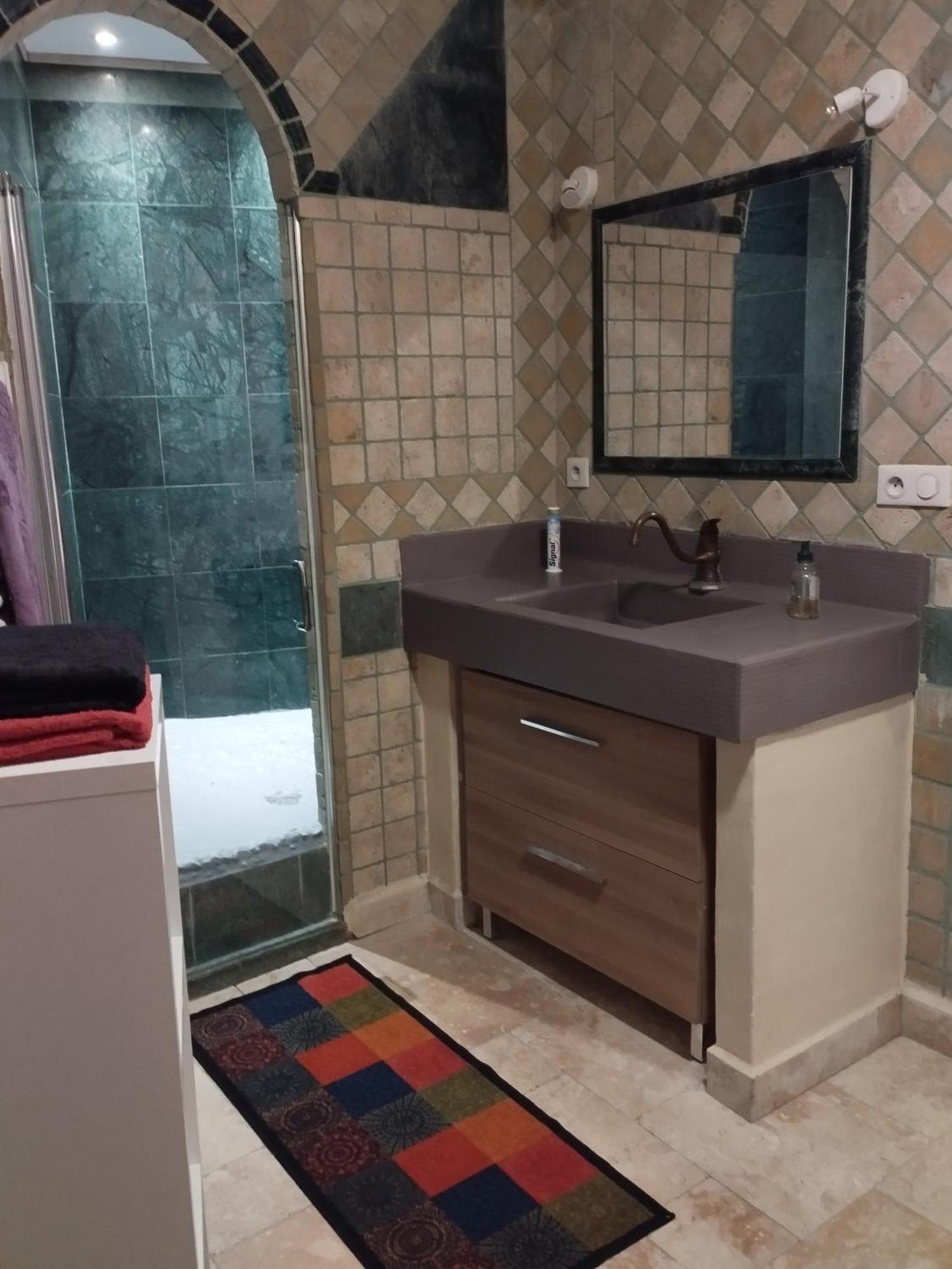 Tres Bel Appartement Cosy Et Chaleureux A นีมส์ ภายนอก รูปภาพ