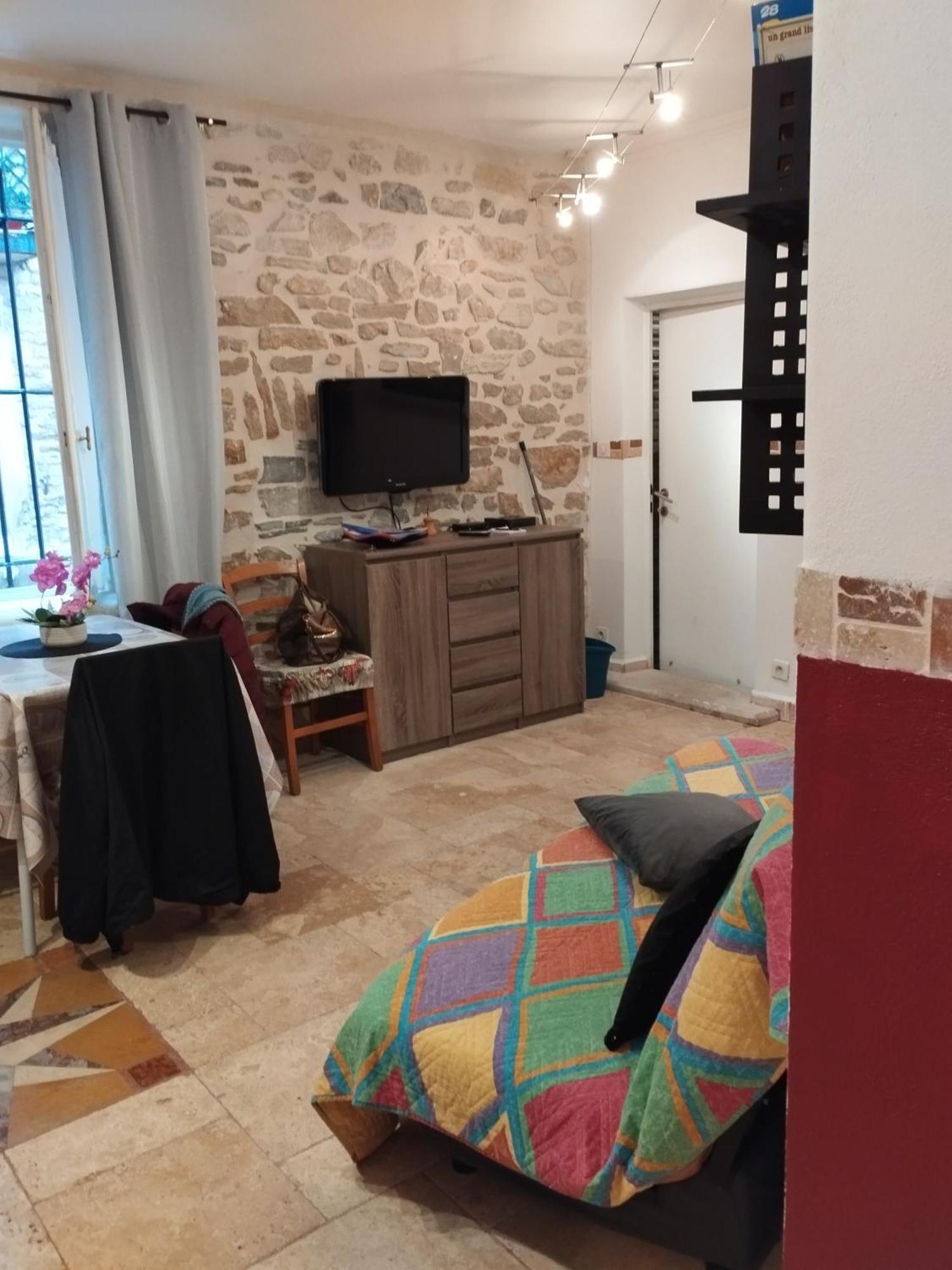 Tres Bel Appartement Cosy Et Chaleureux A นีมส์ ภายนอก รูปภาพ