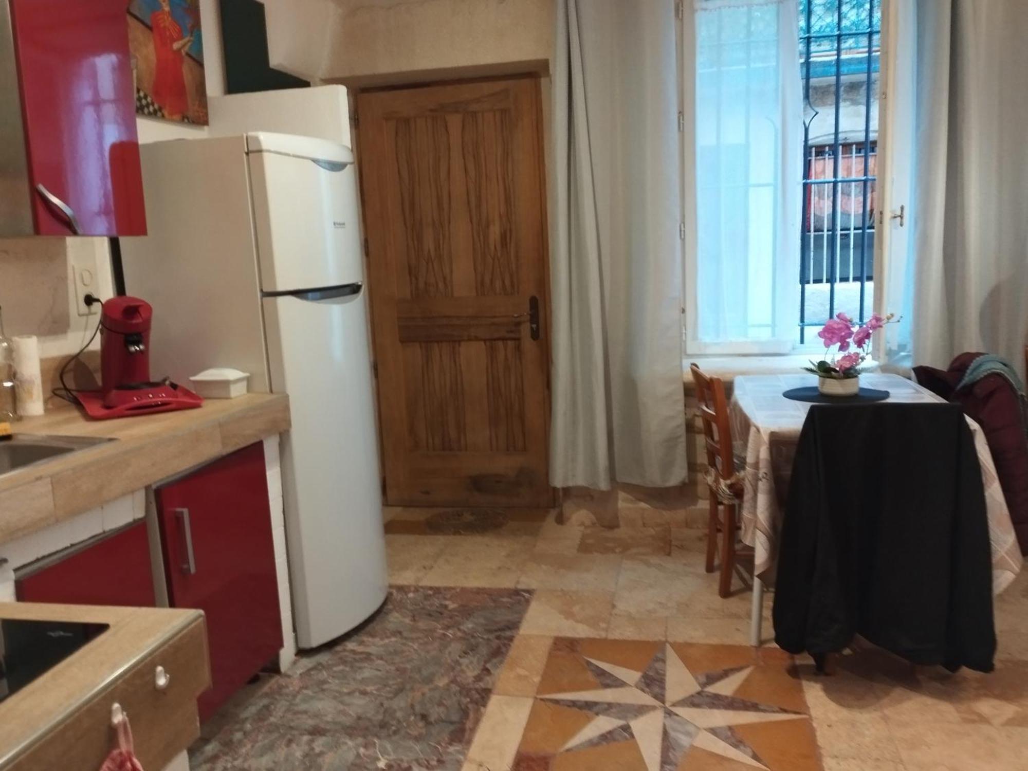 Tres Bel Appartement Cosy Et Chaleureux A นีมส์ ภายนอก รูปภาพ