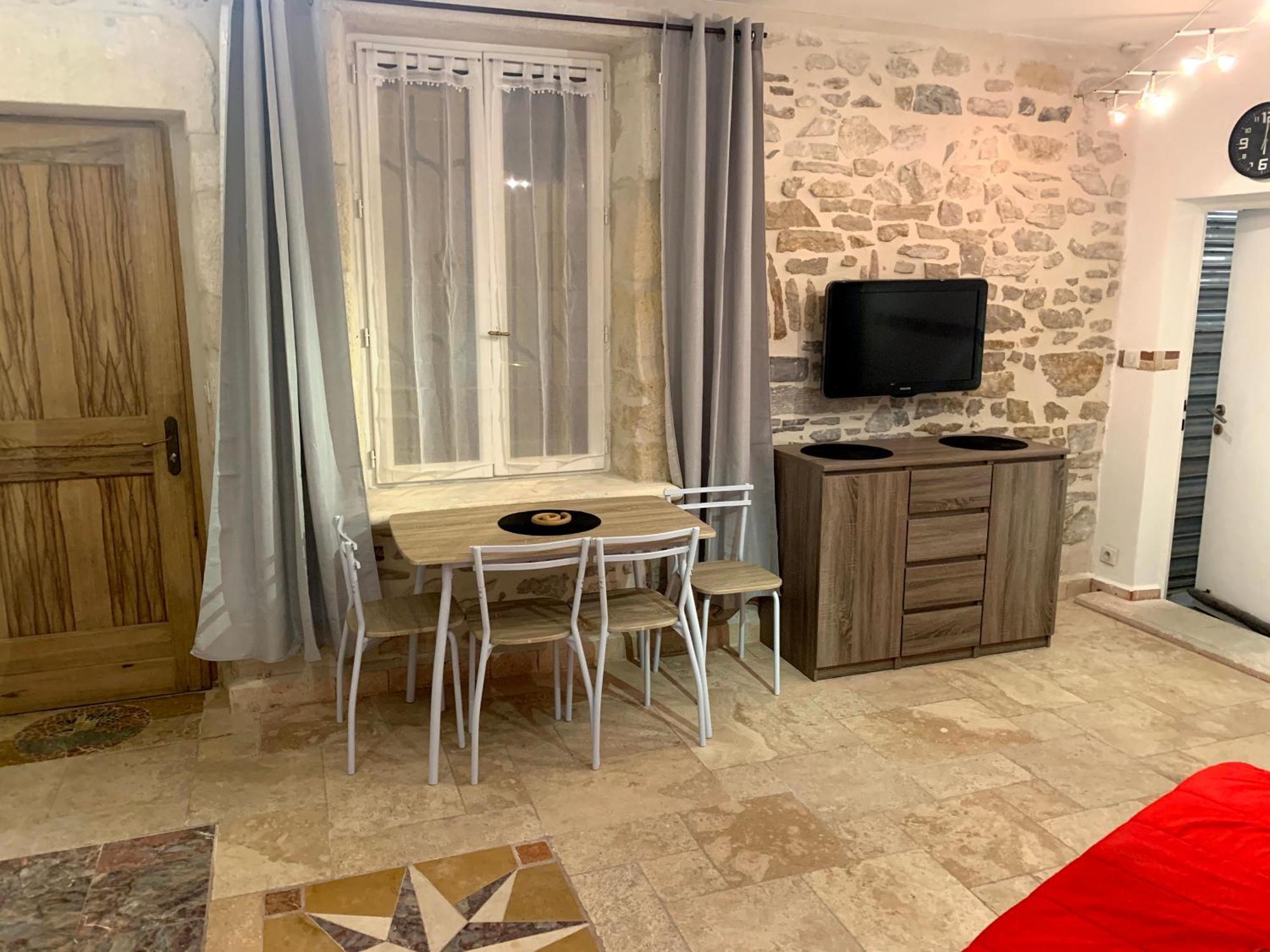 Tres Bel Appartement Cosy Et Chaleureux A นีมส์ ภายนอก รูปภาพ